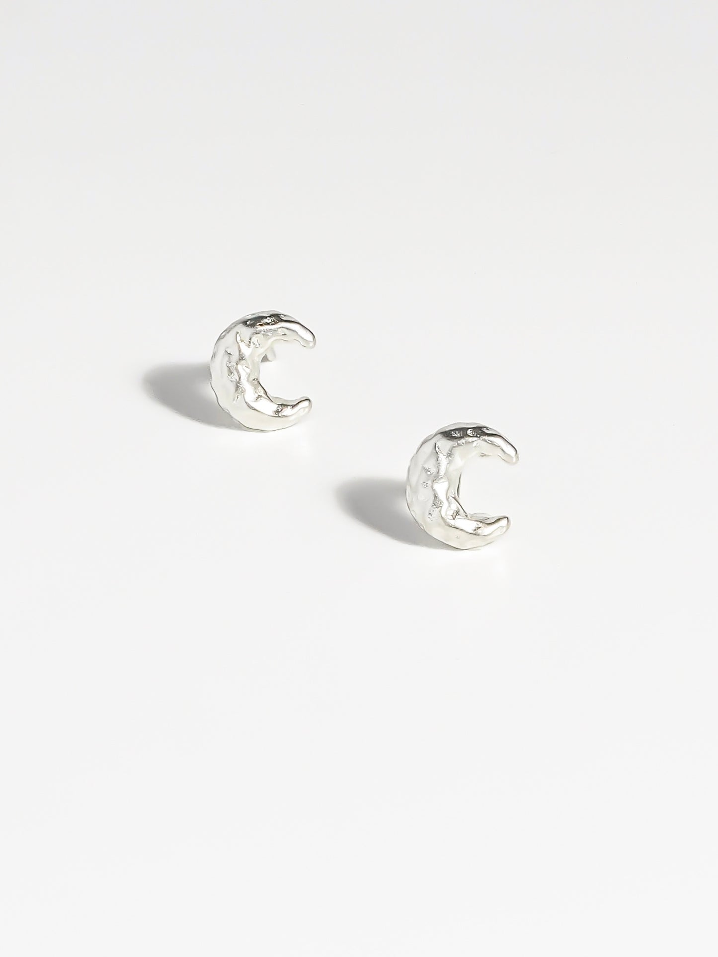 シルバー・ムーンピアス